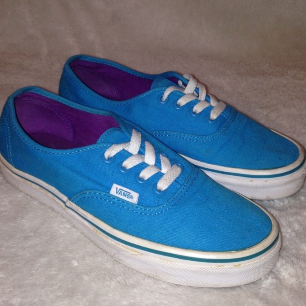 Vibrate Blue Vans!✨